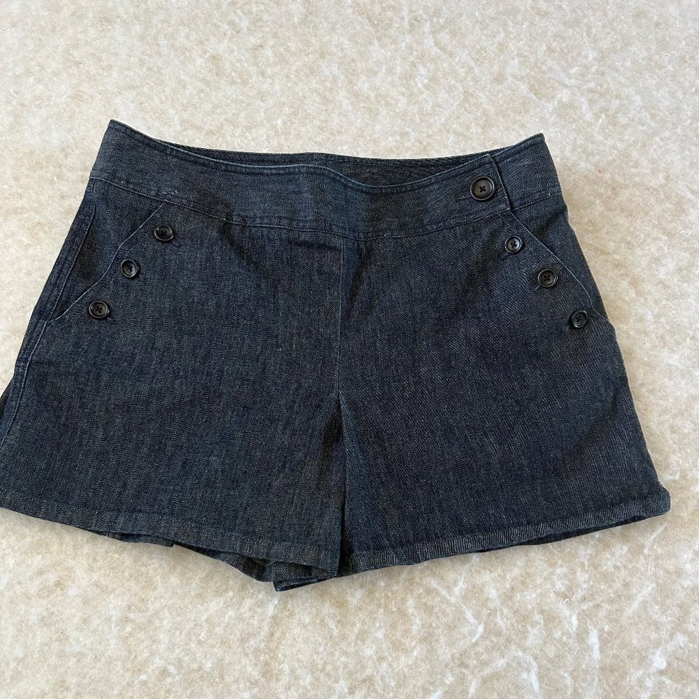 Ann Taylor Women's Medium Wash Linen-Look Trouser Shorts Button Opening Size 12